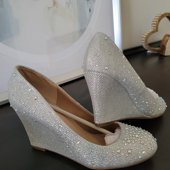 Forever - New Silver Stone Glitter, Round Toe, Mid Wedge Heels - Picture 3 of 4